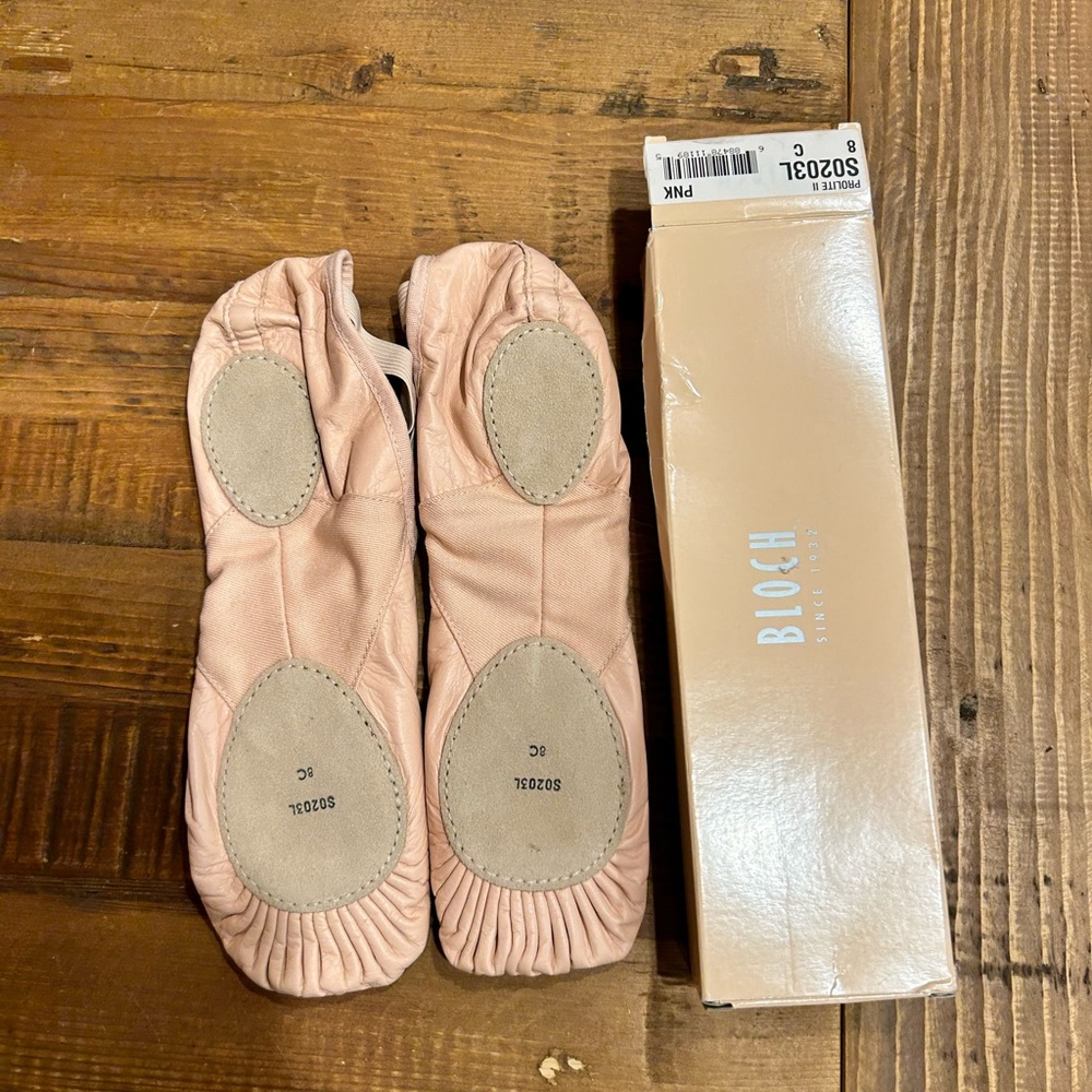 Bloch Size 8 pink ballet shoes
